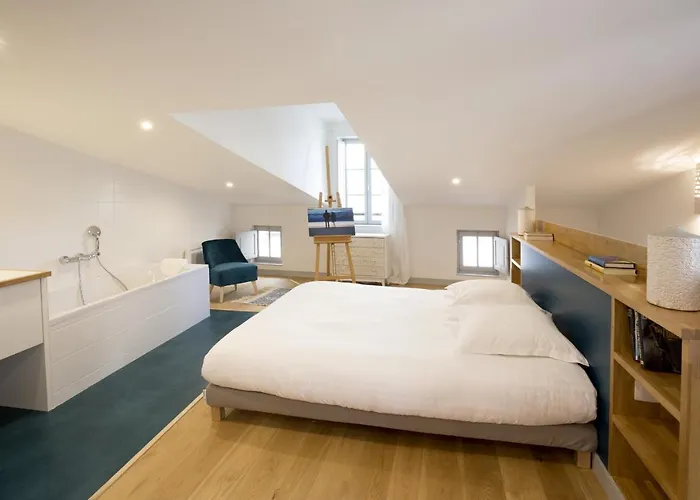 Apartment Centre Historique - Tour Du Pin 3